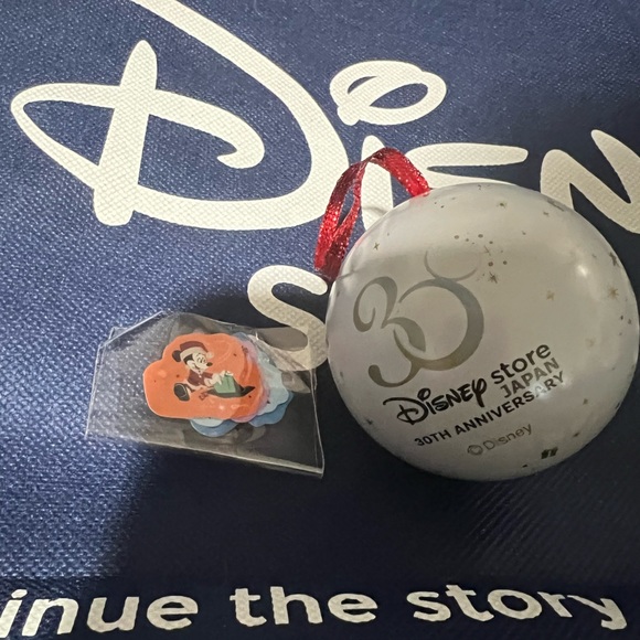 Disney Tokyo Christmas Ornament Exclusive - Picture 2 of 3